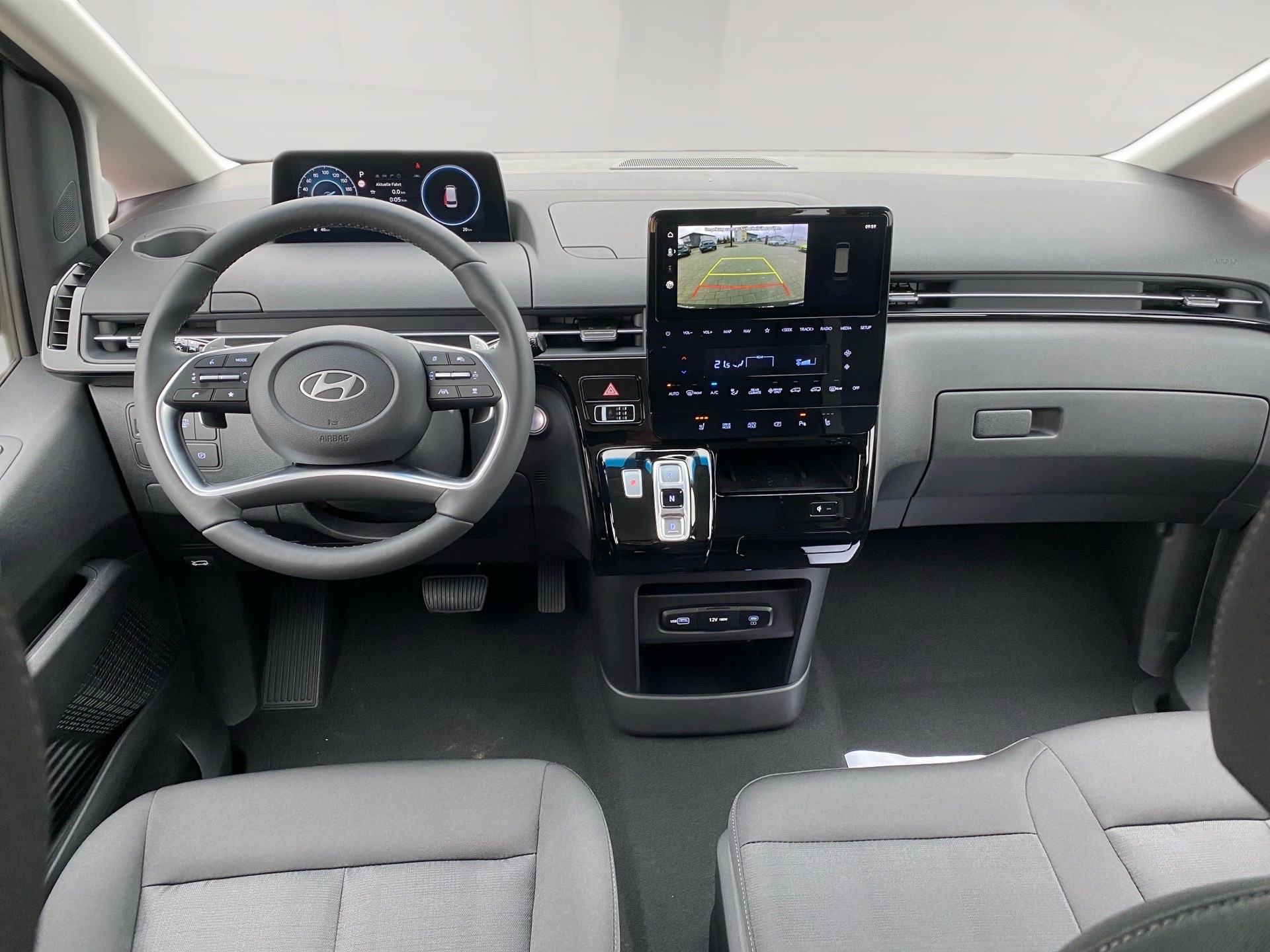 Foto 1 - STARIA Hybrid 1.6L 9-Sitzer Trend ACC+LED, Schwarz