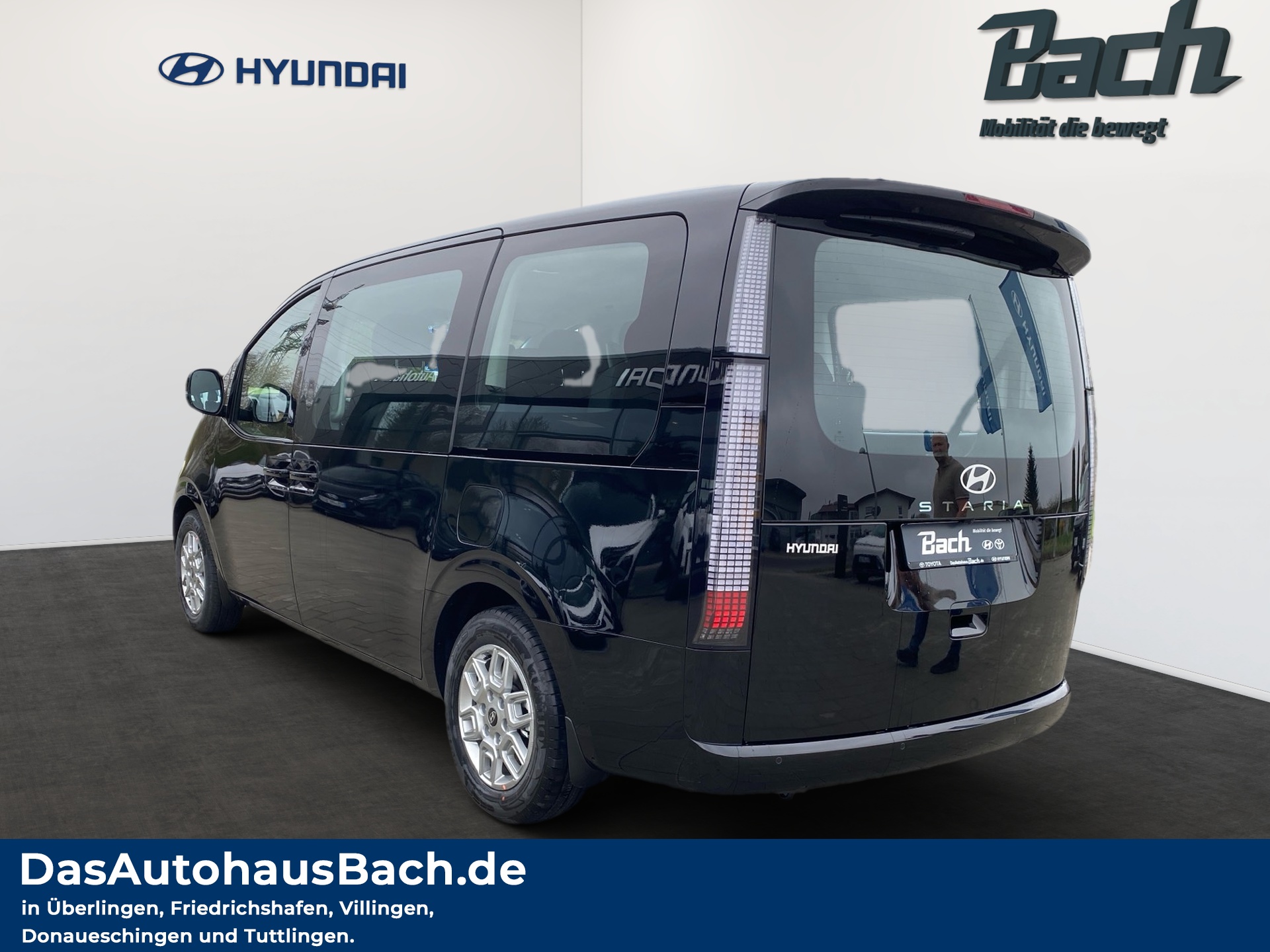 Foto 1 - STARIA Hybrid 1.6L 9-Sitzer Trend ACC+LED, Schwarz