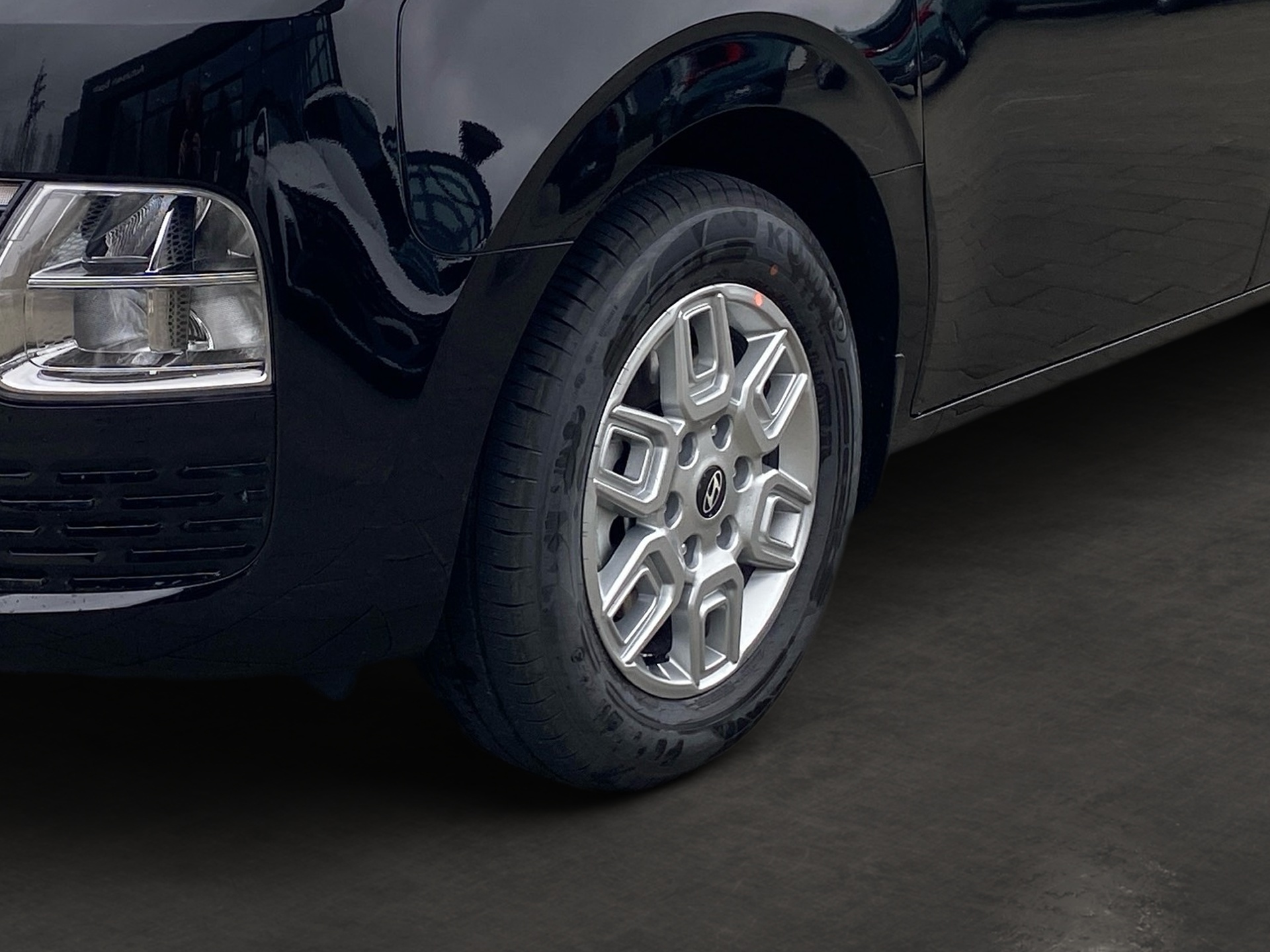 Foto 1 - STARIA Hybrid 1.6L 9-Sitzer Trend ACC+LED, Schwarz