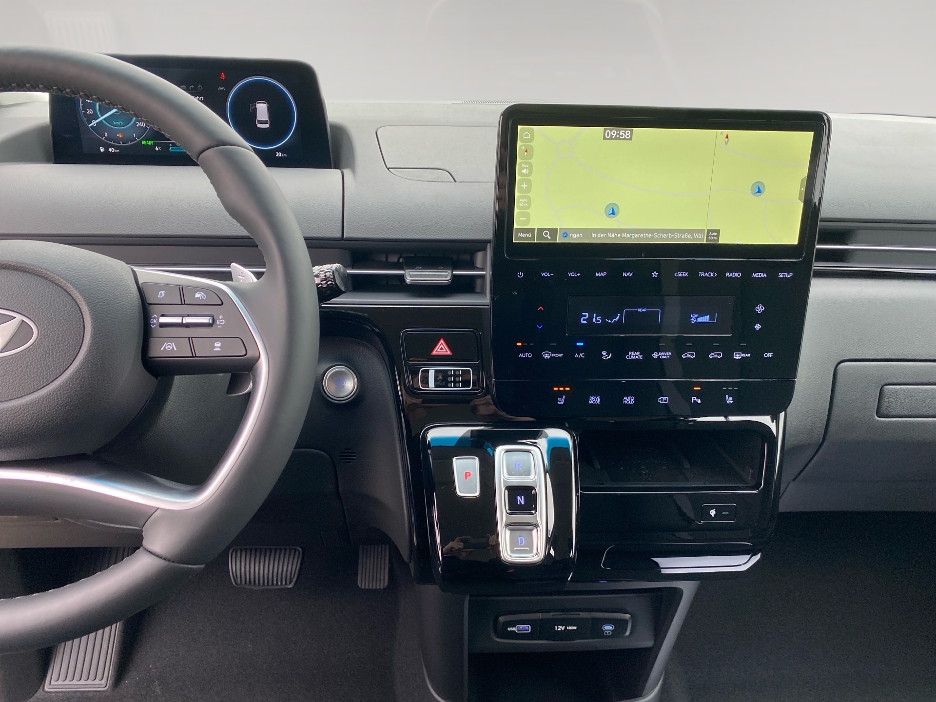 Foto 1 - STARIA Hybrid 1.6L 9-Sitzer Trend ACC+LED, Schwarz